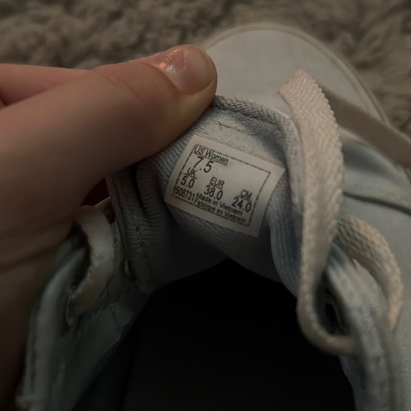 Vans - Picture 5 of 5